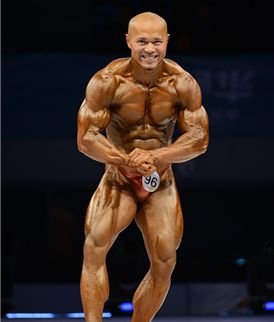 王伟